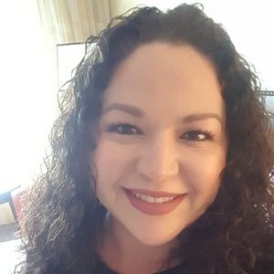 Meet your Posher, Isela